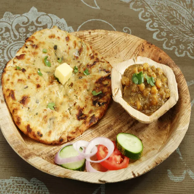Amritsari kulcha with chole